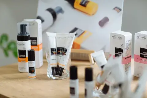 سيروم الوجه بحمض الهيالورونيك